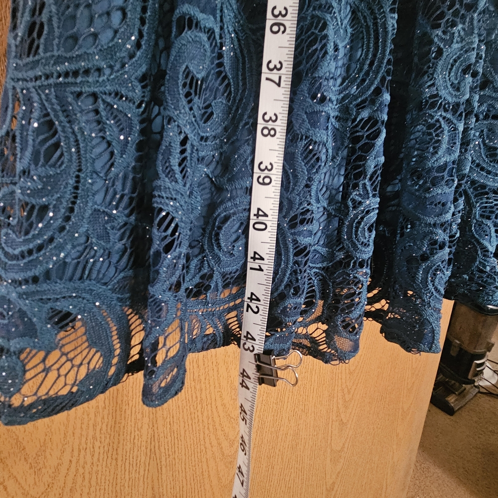 Elegant Lace Blue Dress - Picture 4 of 9